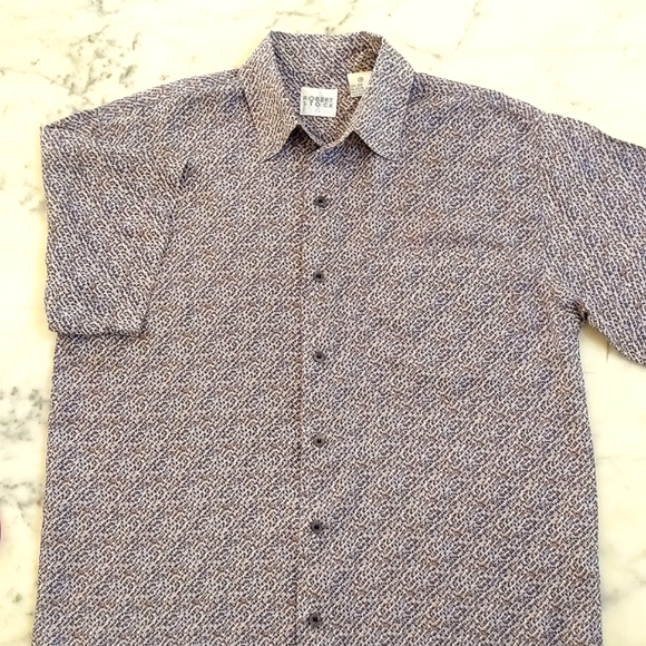 NWOT. Men's 100% Silk Multi Color Patterned Short Sleeve Button-Down Shirt. - Picture 2 of 5